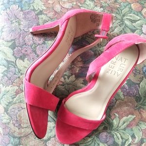 NEW Naturalizer sandal Heel in Kinsley